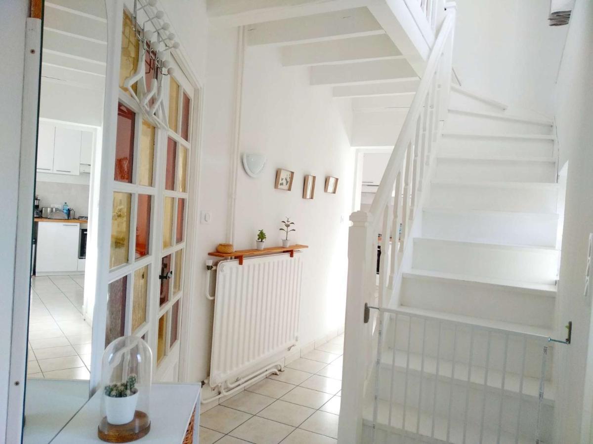 La Maison De Thuy - Gite En Auvergne Gimeaux Exterior foto